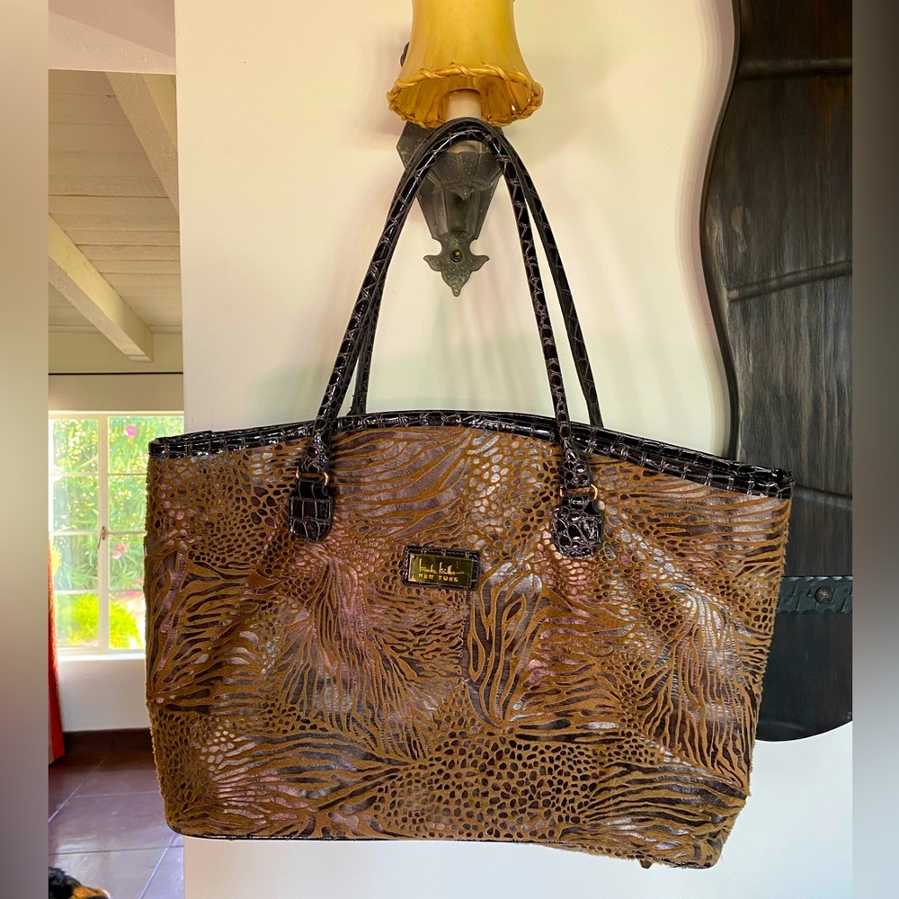 Nicole Miller New York roomy but smart tote